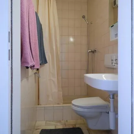 Komfortable Wohnung Im Lebendigen Zuercher Kreis 3 Zurich Exterior photo